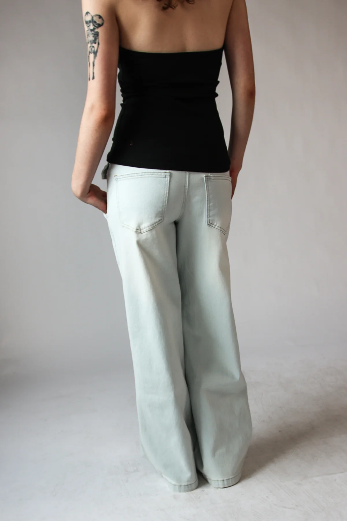 Belted Wide Leg Jeans - Image 17