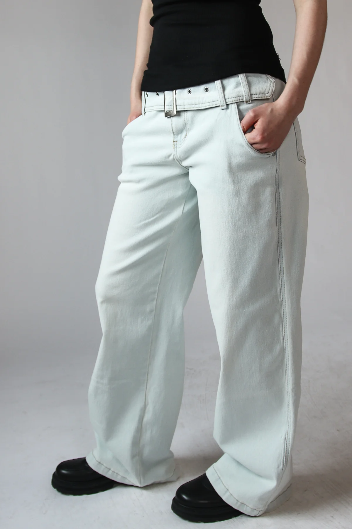 Belted Wide Leg Jeans - Image 7