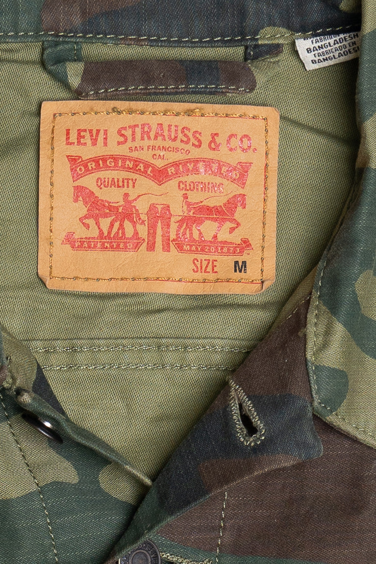 Levi's Camo Print Denim Jacket - Image 4
