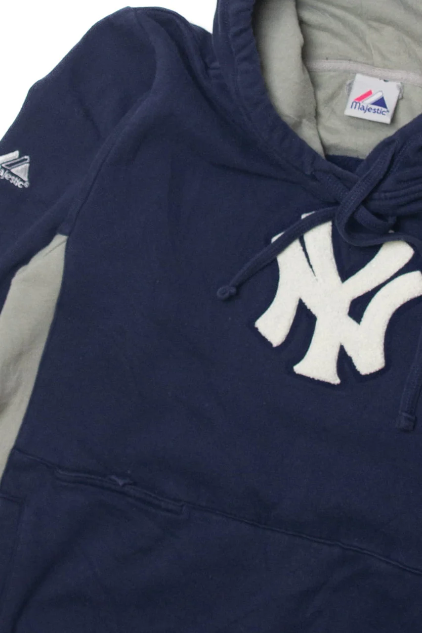 Majestic New York Yankees Embroidered Sweatshirt - Image 2