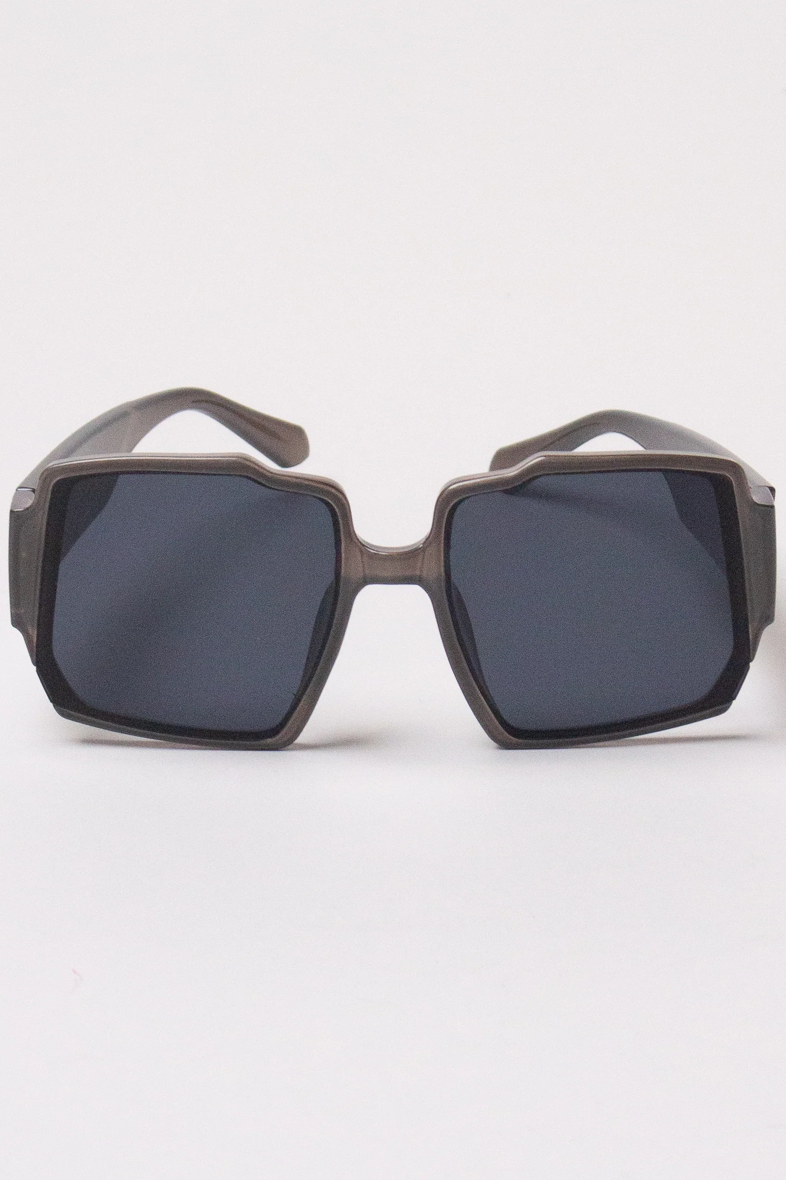 Oversized Wavy Square Sunglasses - Image 3