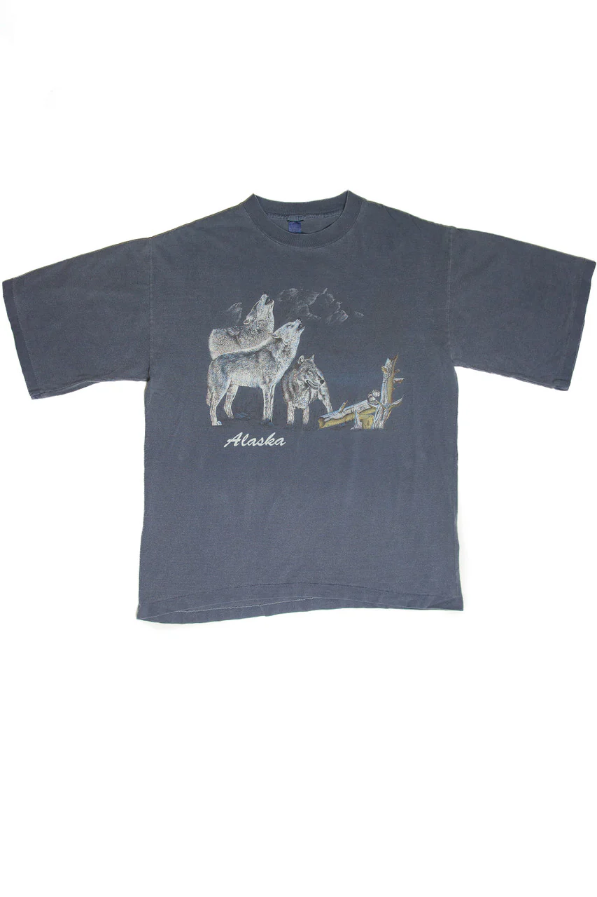 Vintage Alaska Wolves T-Shirt - Image 2