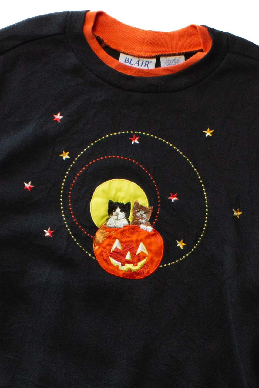 Vintage Embroidered Cats Halloween Sweatshirt (1990s) 678 - Image 2