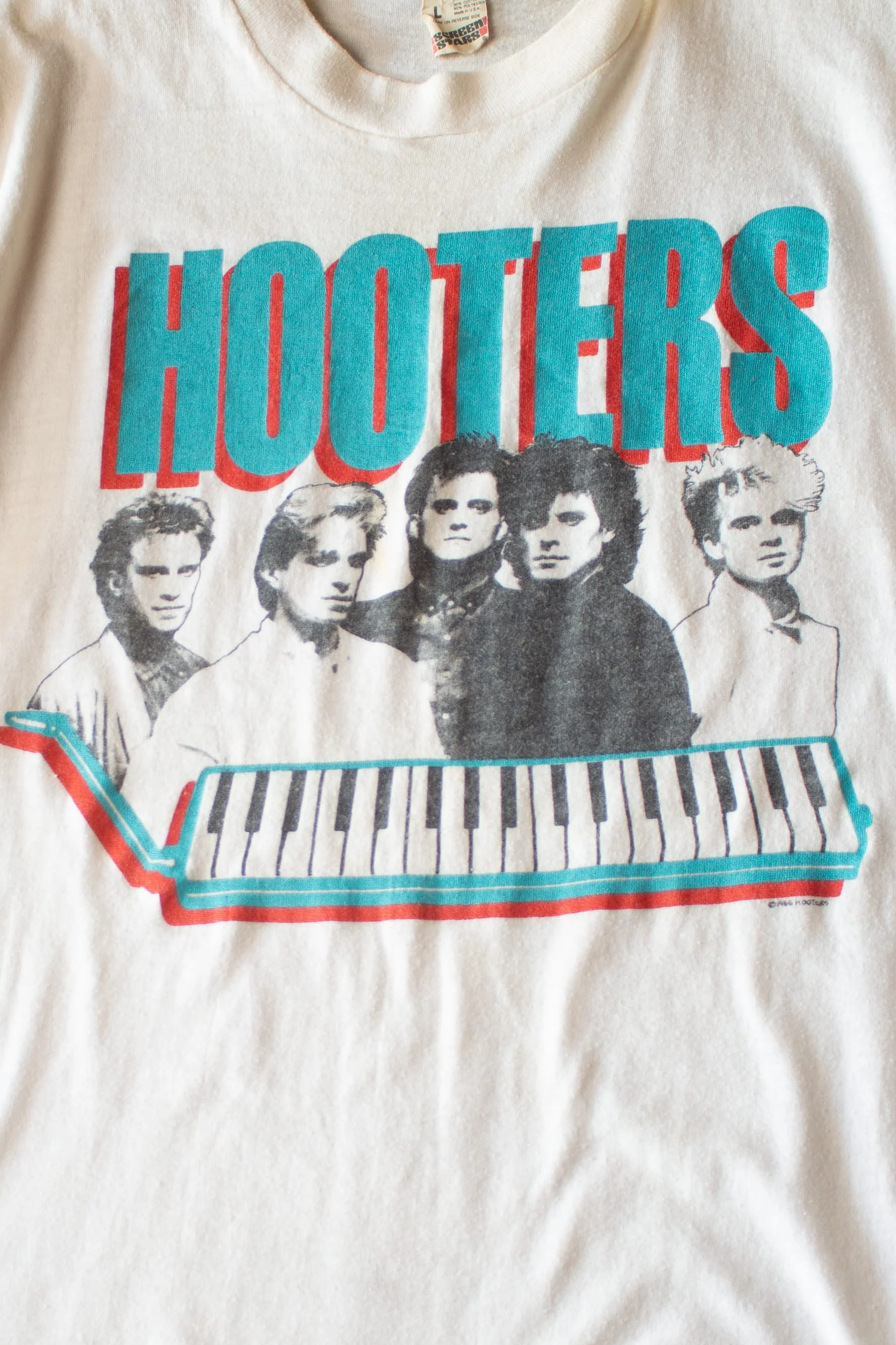 Vintage Hooters Sleeveless Band T-Shirt (1980s) - Image 2