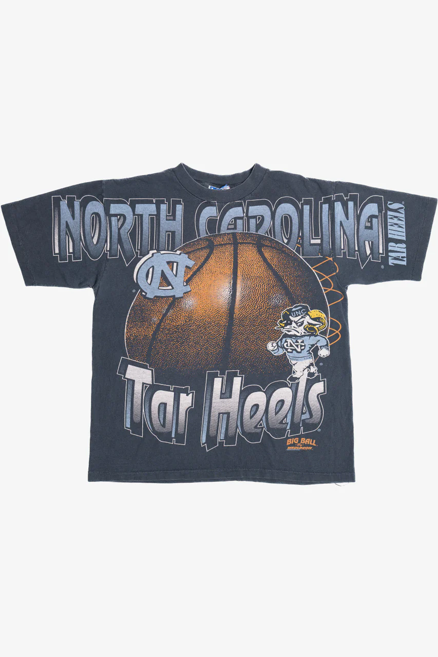 Vintage North Carolina Tar Heels Basketball Single Stitch T-Shirt (1990s)