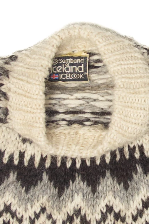 Vintage Samband Of Iceland Hand Knit Fair Isle Sweater (1990s) - Image 3