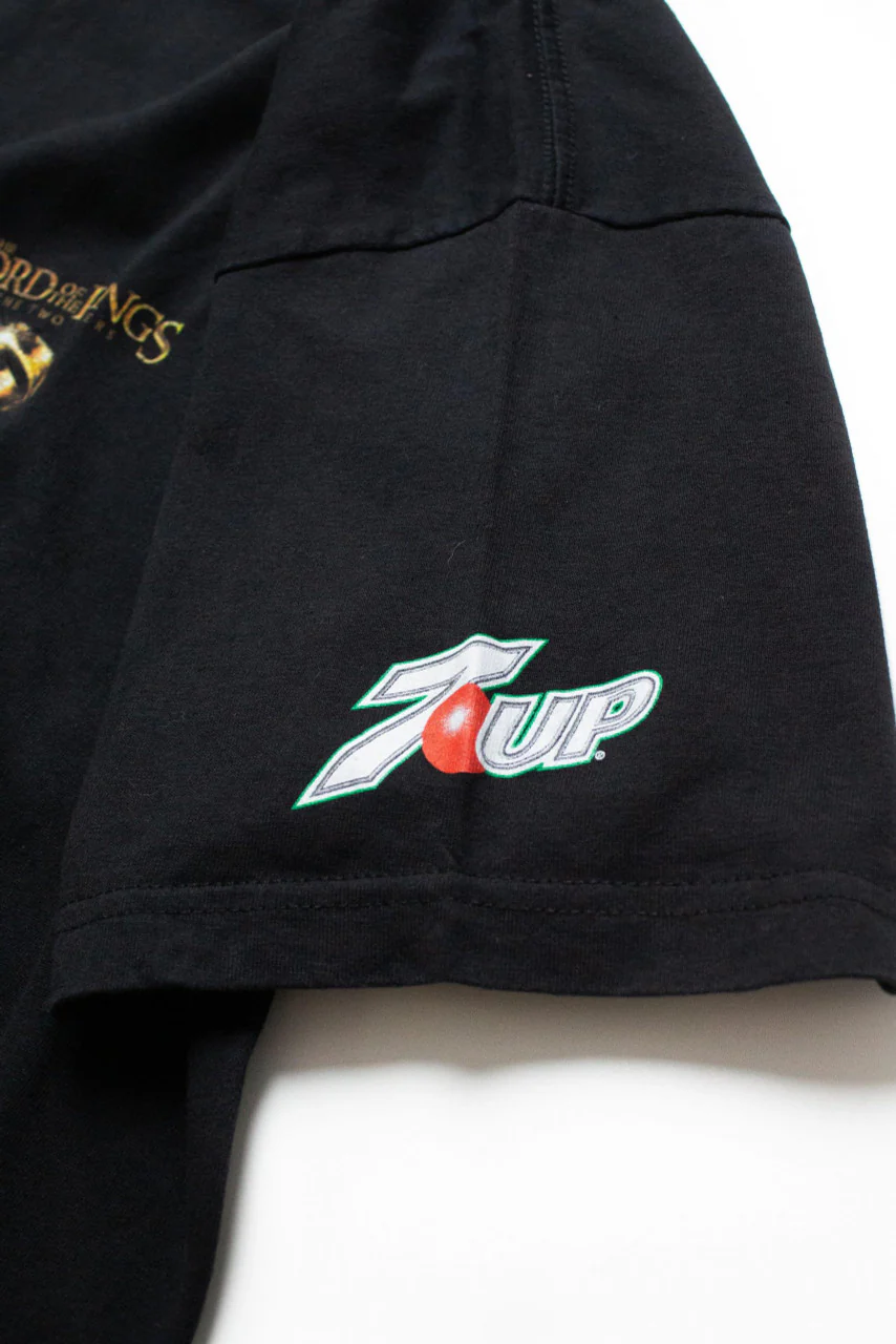 Vintage The Two Towers 7UP T-Shirt (2000s) - Image 3
